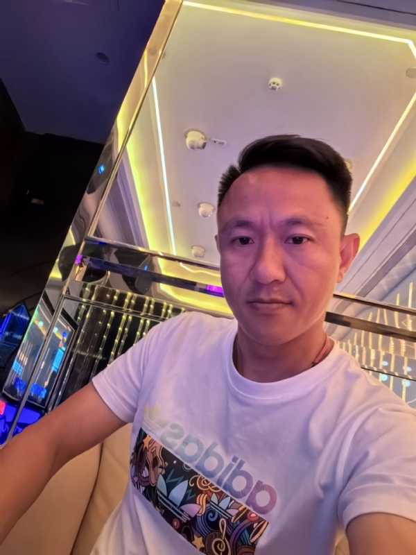 辞岸的第二张照片--南阳相亲服务中心