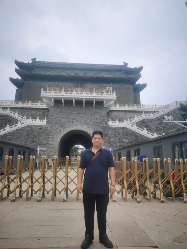 伟哥的第一张照片--南阳相亲服务中心