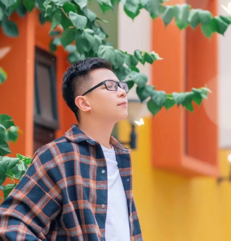 版本之子的第一张照片--南阳相亲服务中心